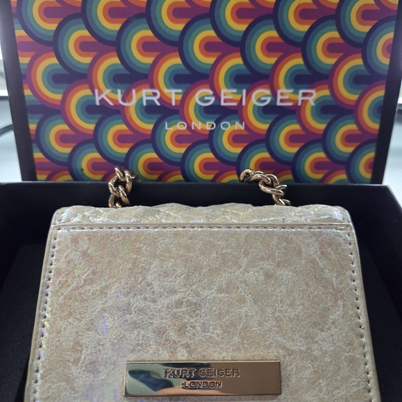 Kurt Geiger Iridescent Quilted Cream Crossbody with Gold Chain - Picture 2 of 4